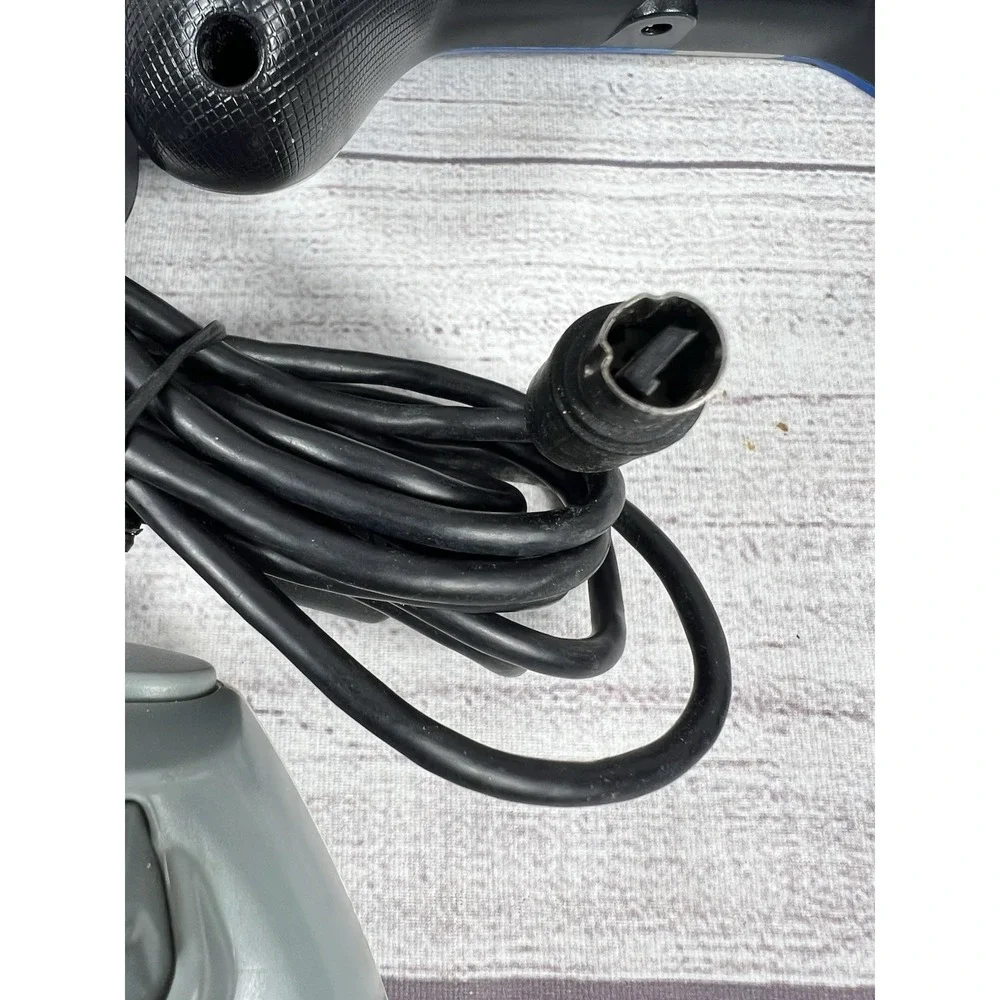 Lot‎ Of Three Xbox  Controllers Two Wireless One Wired All 3 Not Tested